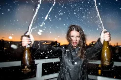 New Mags Better with Bubbles: Traveling the World through Champagne and Sparkling Wine - Af Ariel Arce 208 sider - Hardcover