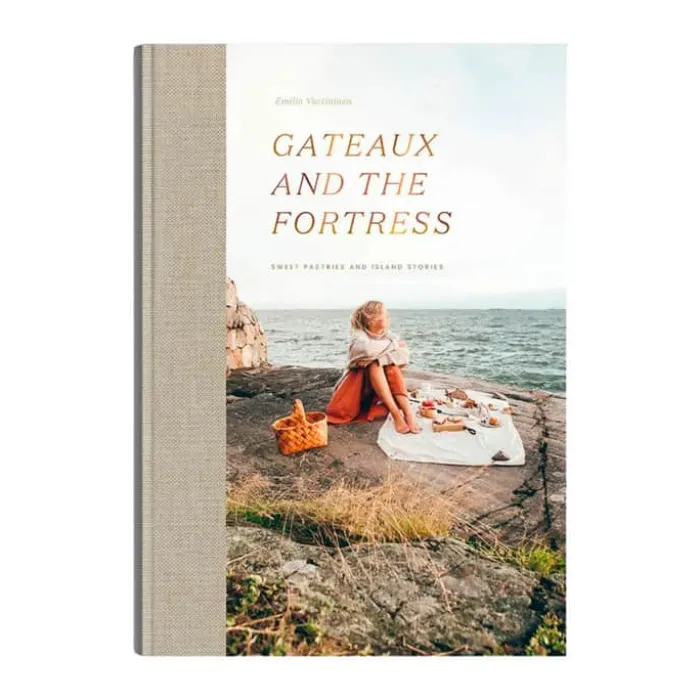 New Mags Gateaux and The Fortress Af Emilia Vartiainen & Rebecca Watson