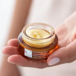 New Nordic Amazing Eye Øjencreme 15 ml - Løfter og jævner hudens øjeområde