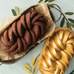 Nordic Ware Braided Loaf Brødform H 7,6 x B 15,2 x L 26 cm - Aluminium - Guldfarvet