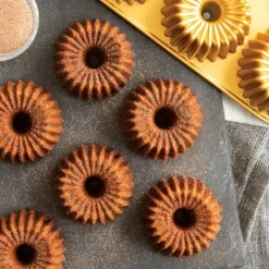 Nordic Ware Brilliance Bundlette Donutform Til 6 stk. - Aluminium - Guldfarvet