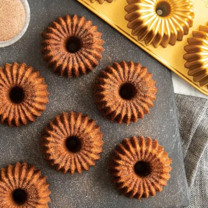 Nordic Ware Brilliance Bundlette Donutform Til 6 stk. - Aluminium - Guldfarvet