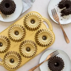 Nordic Ware Brilliance Bundlette Donutform Til 6 stk. - Aluminium - Guldfarvet