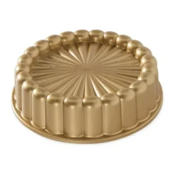 Nordic Ware Gateau Charlotte Kageform Ø 22,2 x H 5,7 cm - Aluminium - Guld