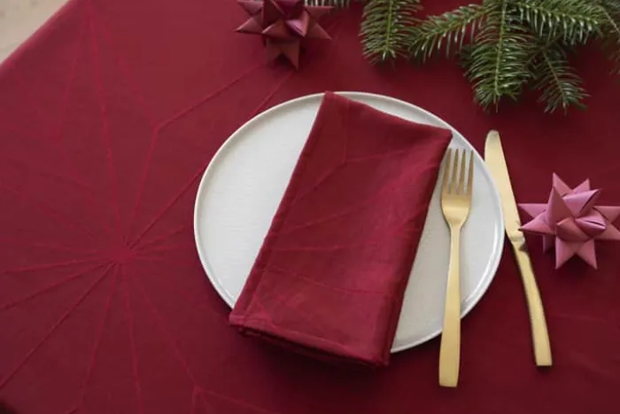 Novoform Stars Dug B 140 x L 270 cm - Bomuld/polyester - Advent red