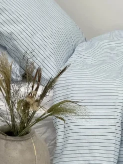 omhu Multi Strib Sengetøj B 140 x L 200 cm - Økologisk bomuld - Lyseblå