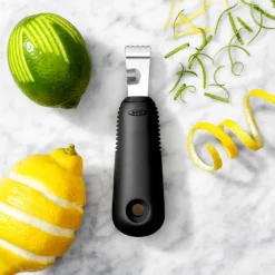 OXO Good Grips Citronrivejern Med non-slip håndtag