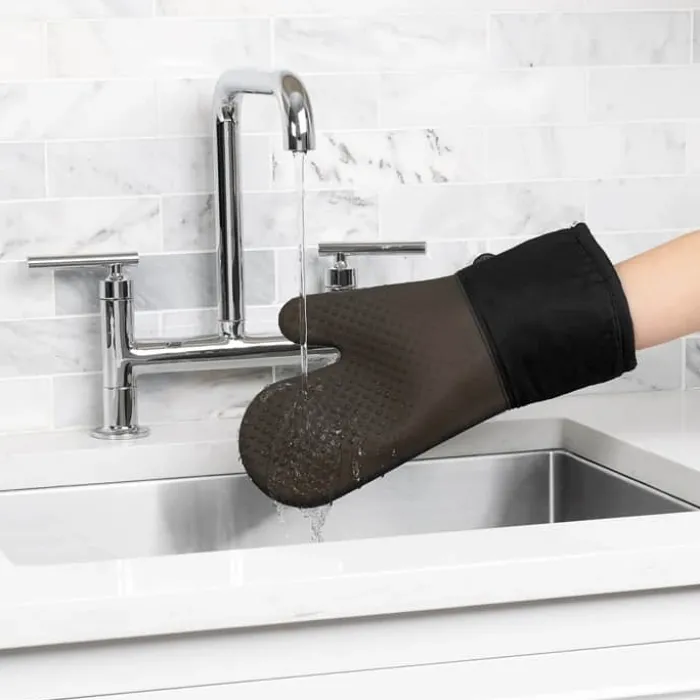 OXO Good Grips Ovnhandske L 33 x B 18 cm - Silikone/polyester/bomuld - Sort