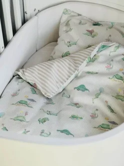 Quilts of Denmark Dino Junior Sengetøj B 100 x L 140 cm - Bomuldssatin - Multifarvet