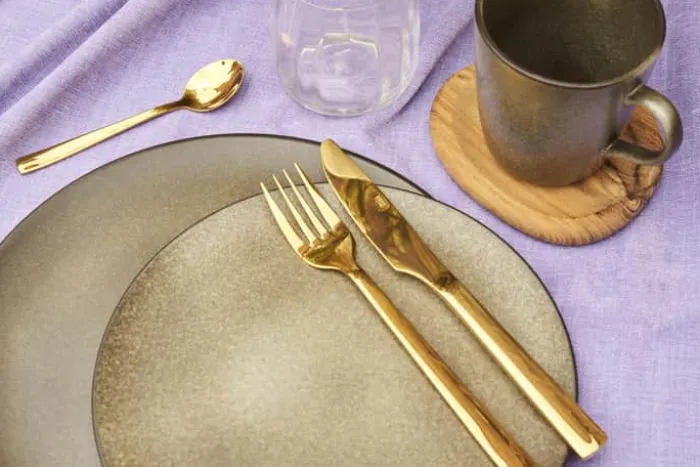 RAW by Aida Bestiksæt - 16 dele 4 kuverter - Rustfrit stål - Guldfarvet