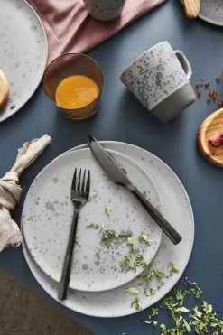 RAW by Aida Frokosttallerken Ø 23 cm - Stentøj - Nordic Grey