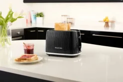 Russell Hobbs Eden Brødrister 800 watt - 2 skiver - Sort