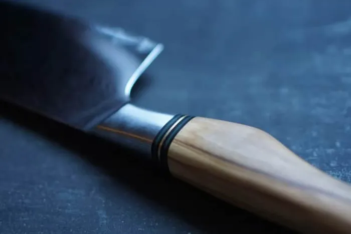 Ryda Knives ST650 Kokkekniv L 21 cm - Stål/oliventræ