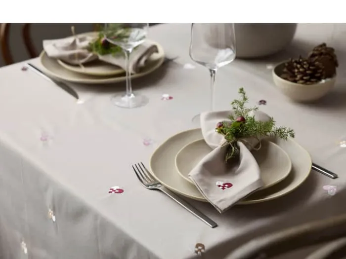 Södahl Christmas Hearts Juledug Ø 180 cm - Bomuld - Rød