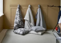 Södahl Organic History Bloom Sengetøj B 140 x L 200 cm- Bomuld - Grey