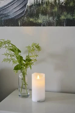 Sirius Sara Genopladelig LED Bloklys Ø 7,5 x H 15 cm - Stearin - Hvid