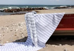 SKAGEN living Hammam Håndklæde B 100 x L 180 cm - Bomuld - Hvid/blå