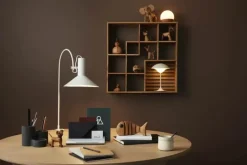 Spring Copenhagen Formel Bordlampe Aluminium - Hvid