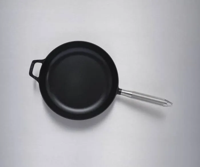 Staub Stegepande Ø 28 cm - Støbejern - Sort/Sølvfarvet