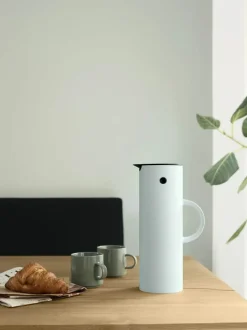Stelton EM77 Termokande 1 liter - Plastik - Soft Ice Blue