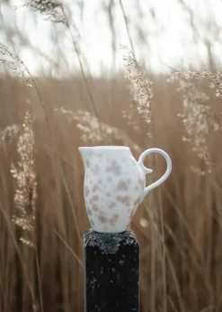 Wik & Walsøe Slåpeblom Kande 25 cl - Benporcelæn - Hvid/rosa