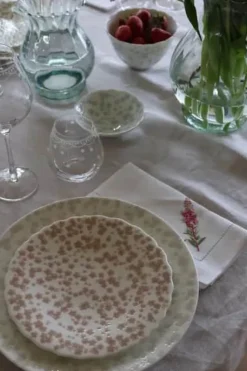 Wik & Walsøe Slåpeblom Middagsallerken Ø 28 cm - Porcelæn - Varm grå