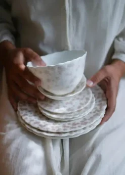 Wik & Walsøe Slåpeblom Skål Ø 14 cm - Benporcelæn - Hvid/rosa