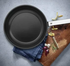 WMF Durado Stegepande Ø 32 cm - Aluminium/rustfrit stål - Keramisk non-stick belægning