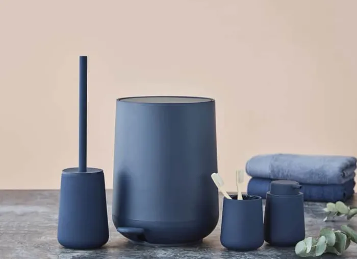Zone Nova One Toiletbørste H 37 cm - Stentøj m. softtouch - Royal Blue