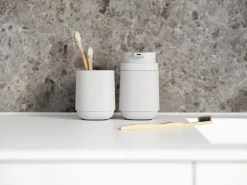 Zone Time Tandbørstekrus H 9,8 cm - Beton/ABS plastik - Soft Grey